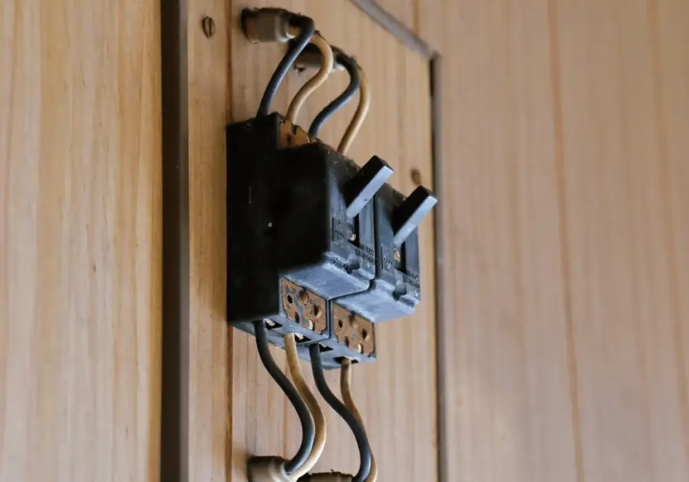Wzór na impedancję pętli zwarcia - klucz do bezpieczeństwa instalacji