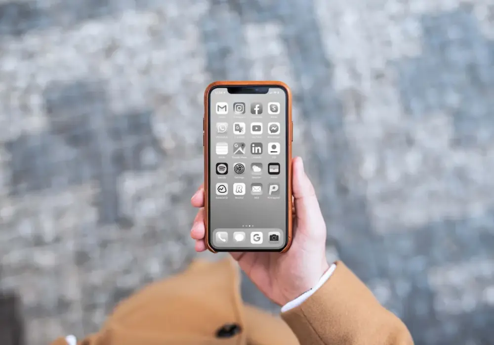 iPhone czarno-biały ekran? Szybko przywróć kolory!