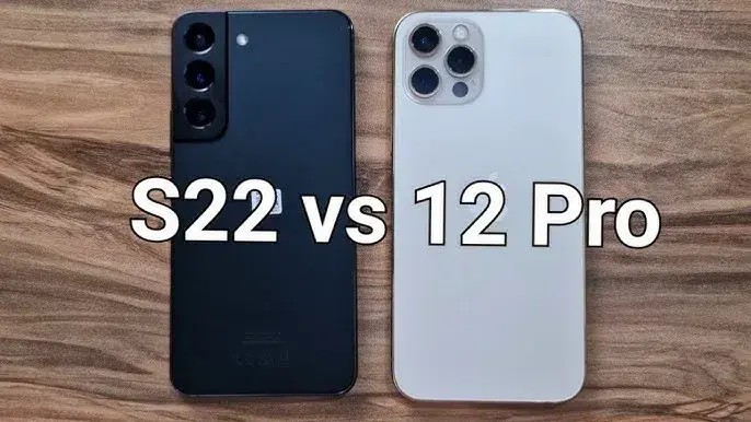 IPhone 12 czy Samsung S22 - który telefon naprawdę warto kupić?
