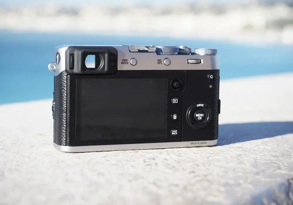 Aparaty Fuji X100F - Czy warto kupić aparat Fujifilm X100F? Opinie i porady