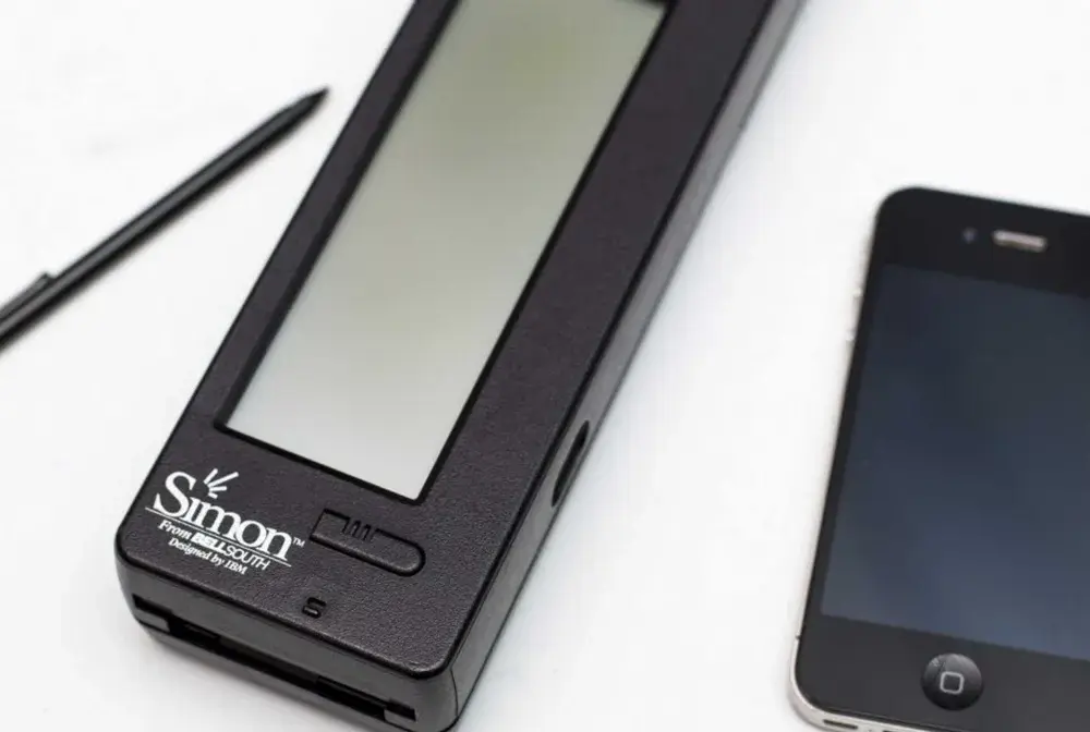 Pierwszy smartfon dotykowy to nie iPhone - poznaj prawdziwego pioniera