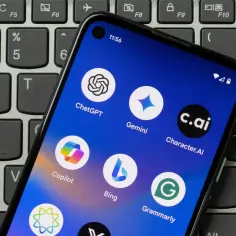Ekran telefonu z ikonami aplikacji AI: ChatGPT, Gemini, Copilot, Bing, Grammarly. Szukasz sposobu, jak wyłączyć AI w Androidzie?