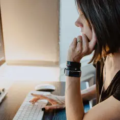 Jak sprawdzić dane laptopa i uniknąć problemów z wydajnością