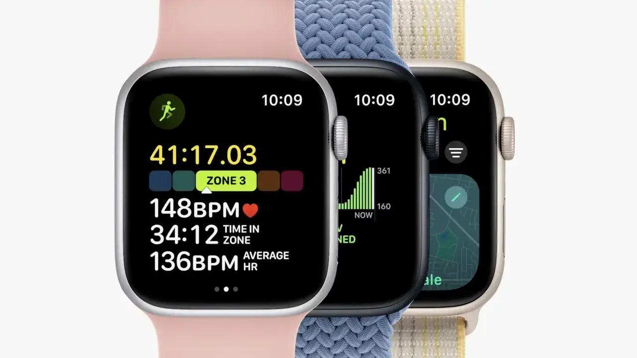 Trzy zegarki Apple Watch z różnymi tarczami: trening, tętno i mapa.
