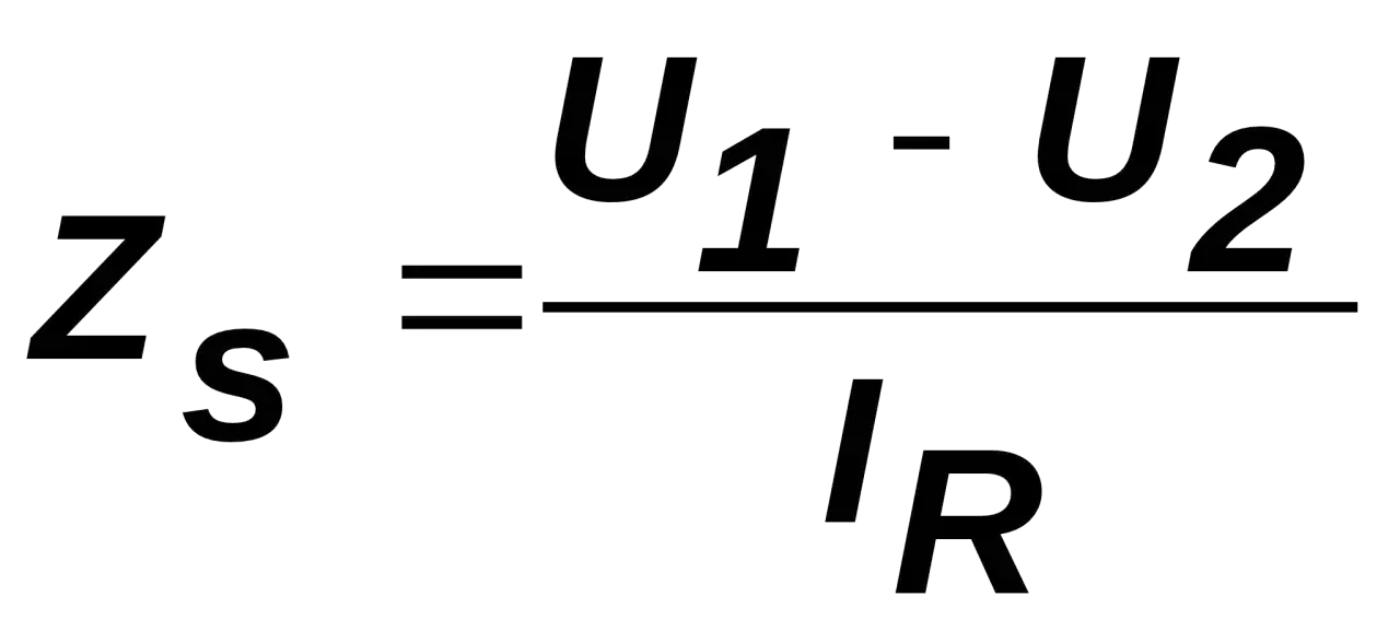 Wzór na impedancję pętli zwarcia: Zs = (U1 - U2) / IR. Oblicza impedancję, gdy napięcie spada o U2 przy prądzie IR.