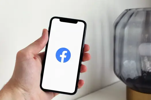 Jak ukryć profil na Facebooku - Niewidoczny dla nieznajomych